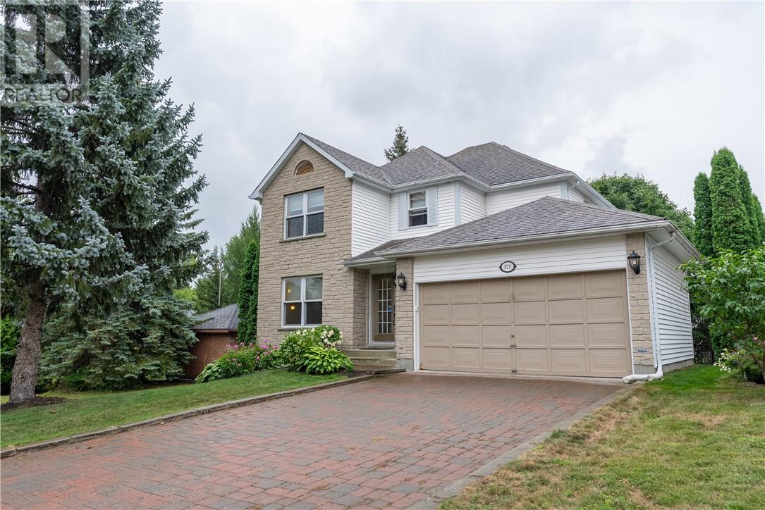 171 Stewart Drive — photo 1