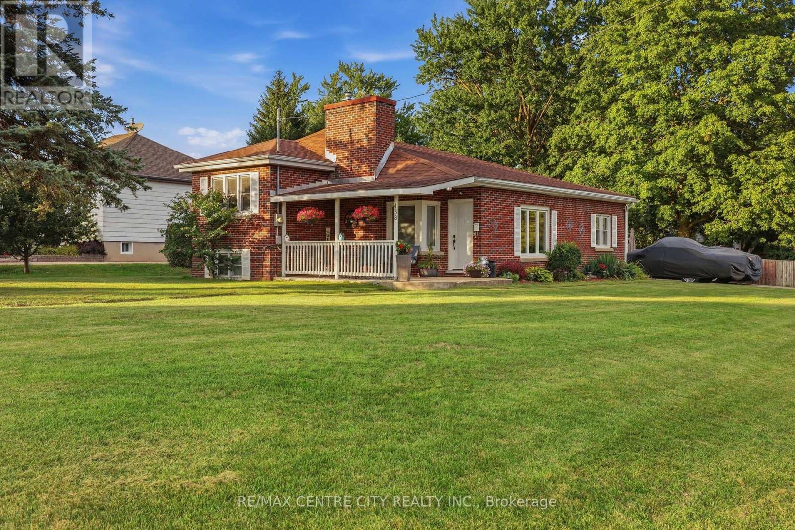 438 Forest Lawn Avenue, London East, Ontario  N5V 1T1 - Photo 2 - X13716968