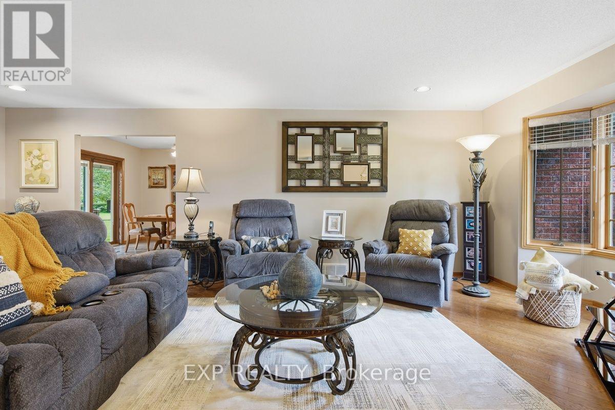 23401 Melbourne Road, Southwest Middlesex, Ontario  N0L 1A0 - Photo 13 - X13716980
