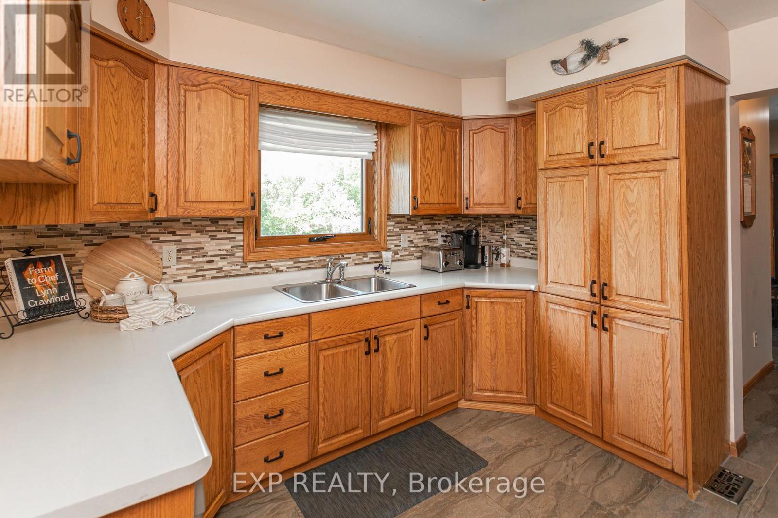 23401 Melbourne Road, Southwest Middlesex, Ontario  N0L 1A0 - Photo 19 - X13716980