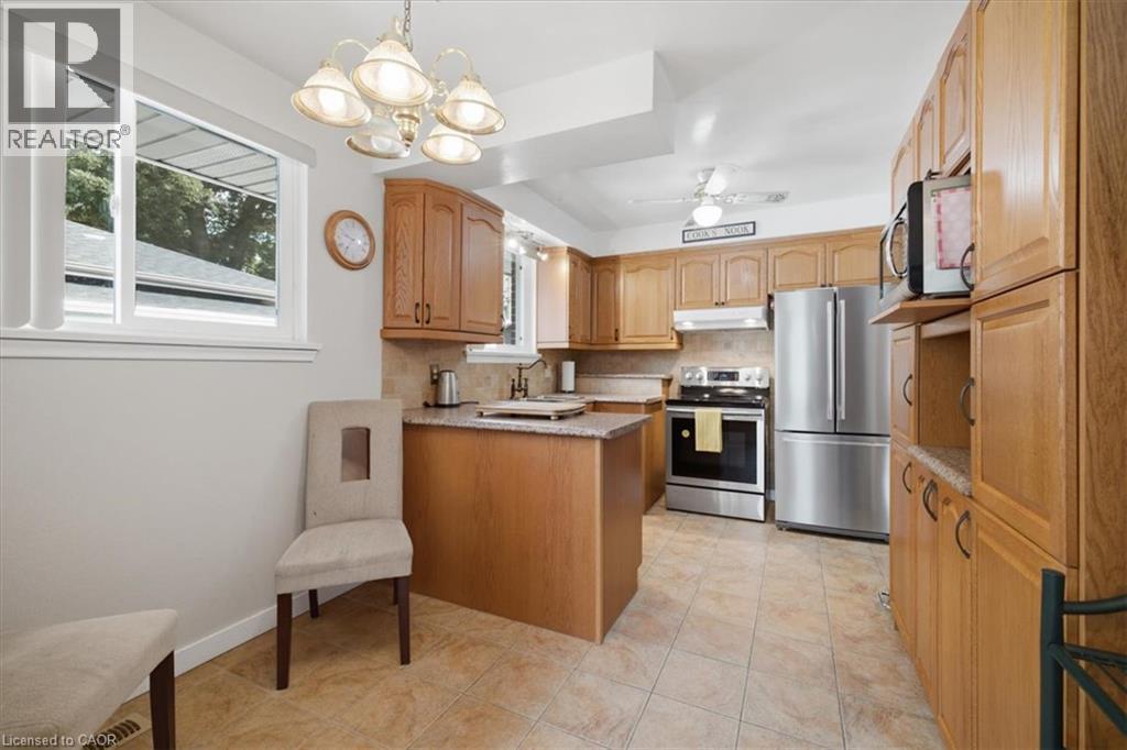 343 Duncombe Drive, Burlington, Ontario  L7L 4M2 - Photo 13 - 40857935