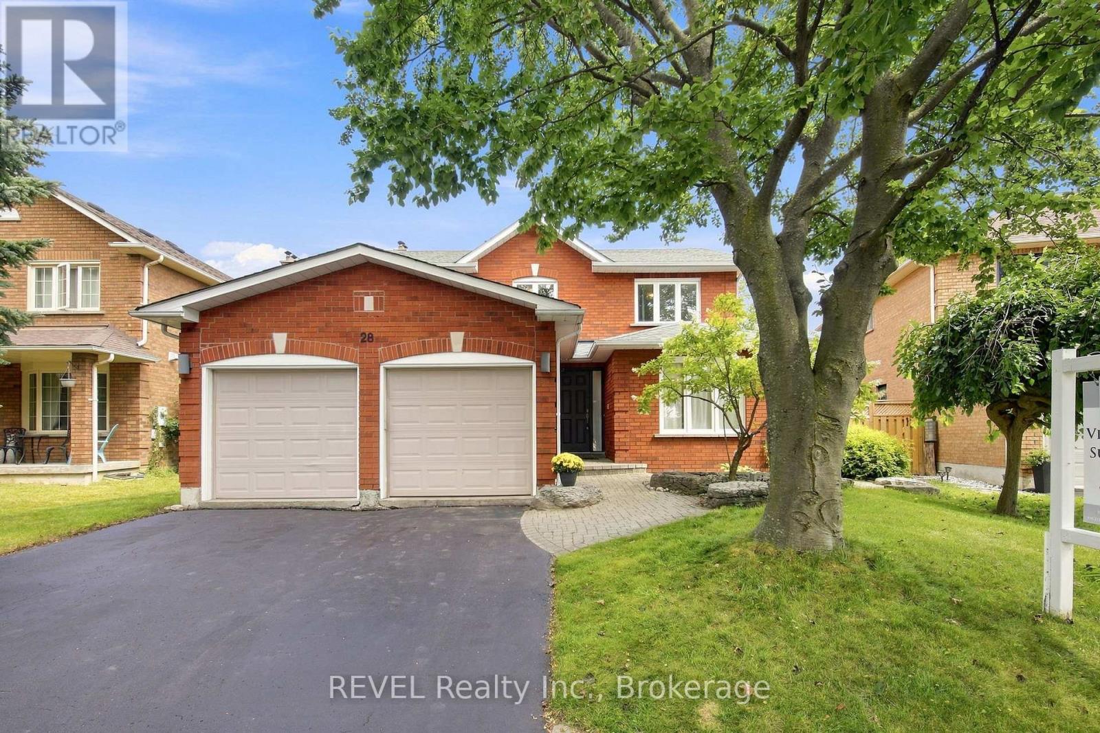 28 FALSTAFF CRESCENT, Whitby, Ontario
