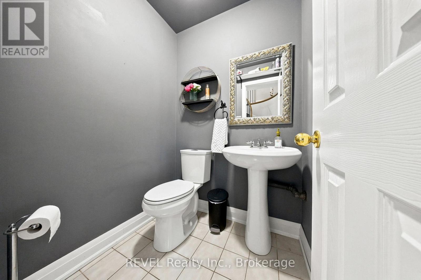 28 Falstaff Crescent, Whitby, Ontario  L1R 1W3 - Photo 19 - E13717070