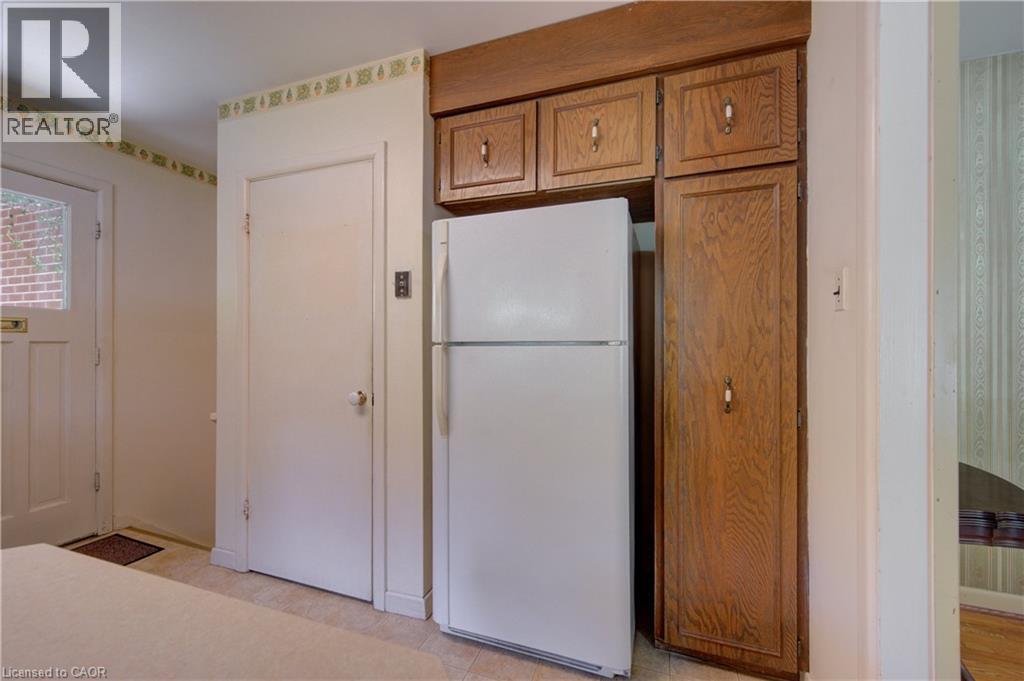 4 Mayfair Court, Dundas, Ontario L9H 3P2 - Photo 11 - 40858592