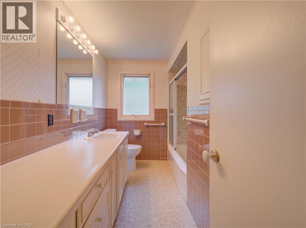 4 Mayfair Court, Dundas, Ontario L9H 3P2 - Photo 27 - 40858592