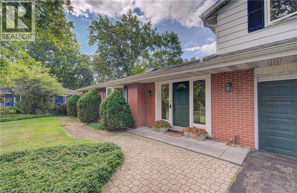 4 Mayfair Court, Dundas, Ontario L9H 3P2 - Photo 4 - 40858592