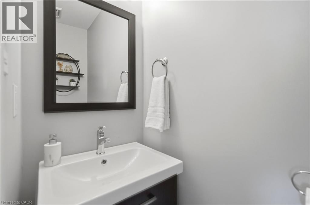 2055 Hunters Wood Drive, Burlington, Ontario  L7M 2T9 - Photo 18 - 40858169