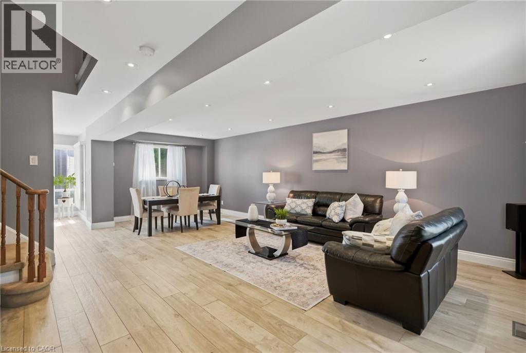 2055 Hunters Wood Drive, Burlington, Ontario  L7M 2T9 - Photo 6 - 40858169