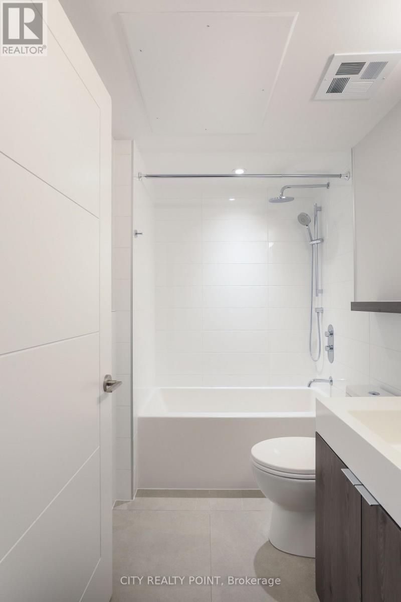 1105 - 2525 BATHURST STREET