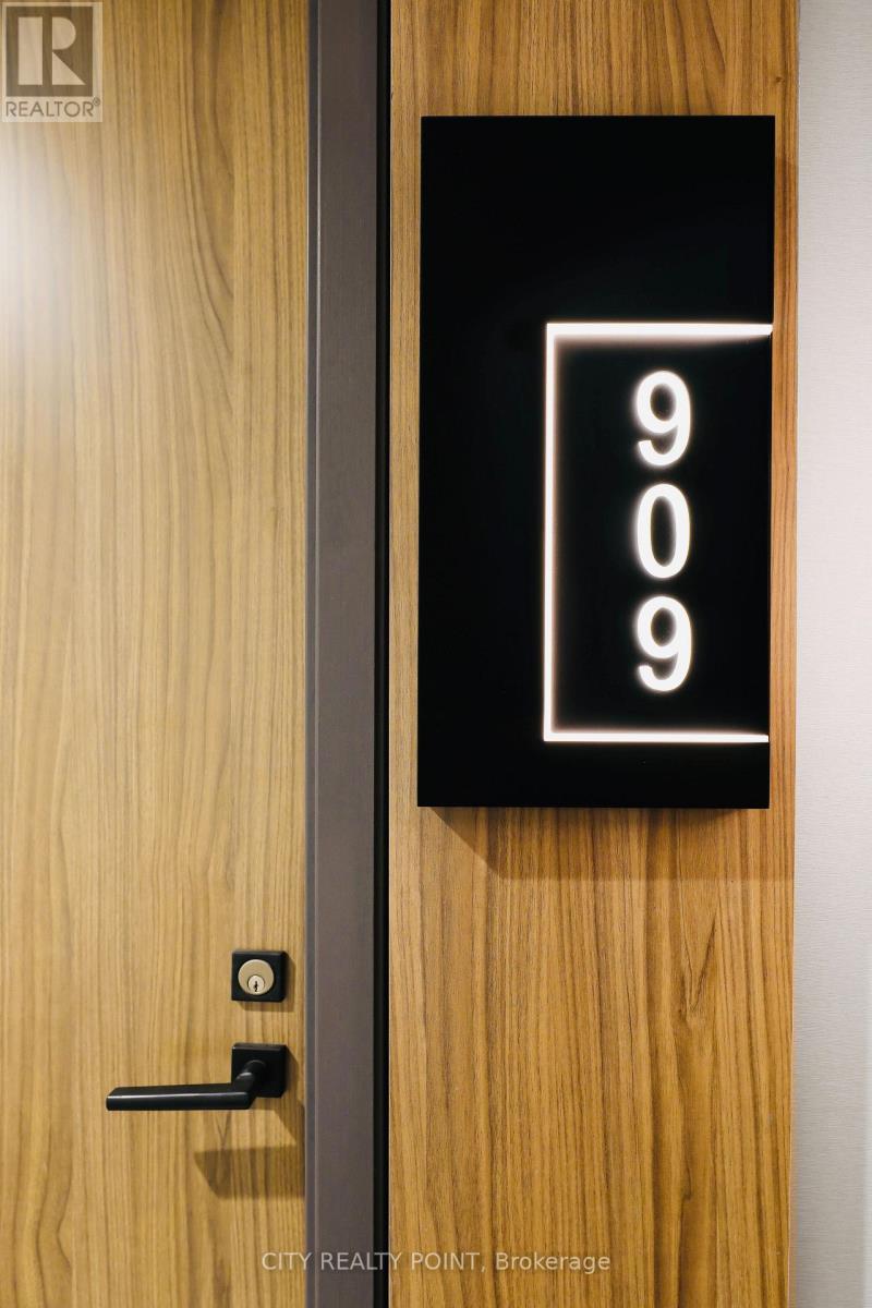 909 - 2525 Bathurst Street, Toronto, Ontario  M6B 2Y9 - Photo 2 - C13717006