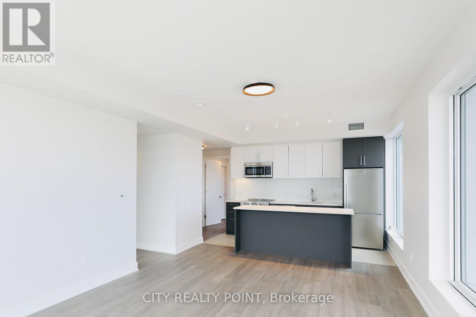 909 - 2525 Bathurst Street, Toronto, Ontario  M6B 2Y9 - Photo 3 - C13717006
