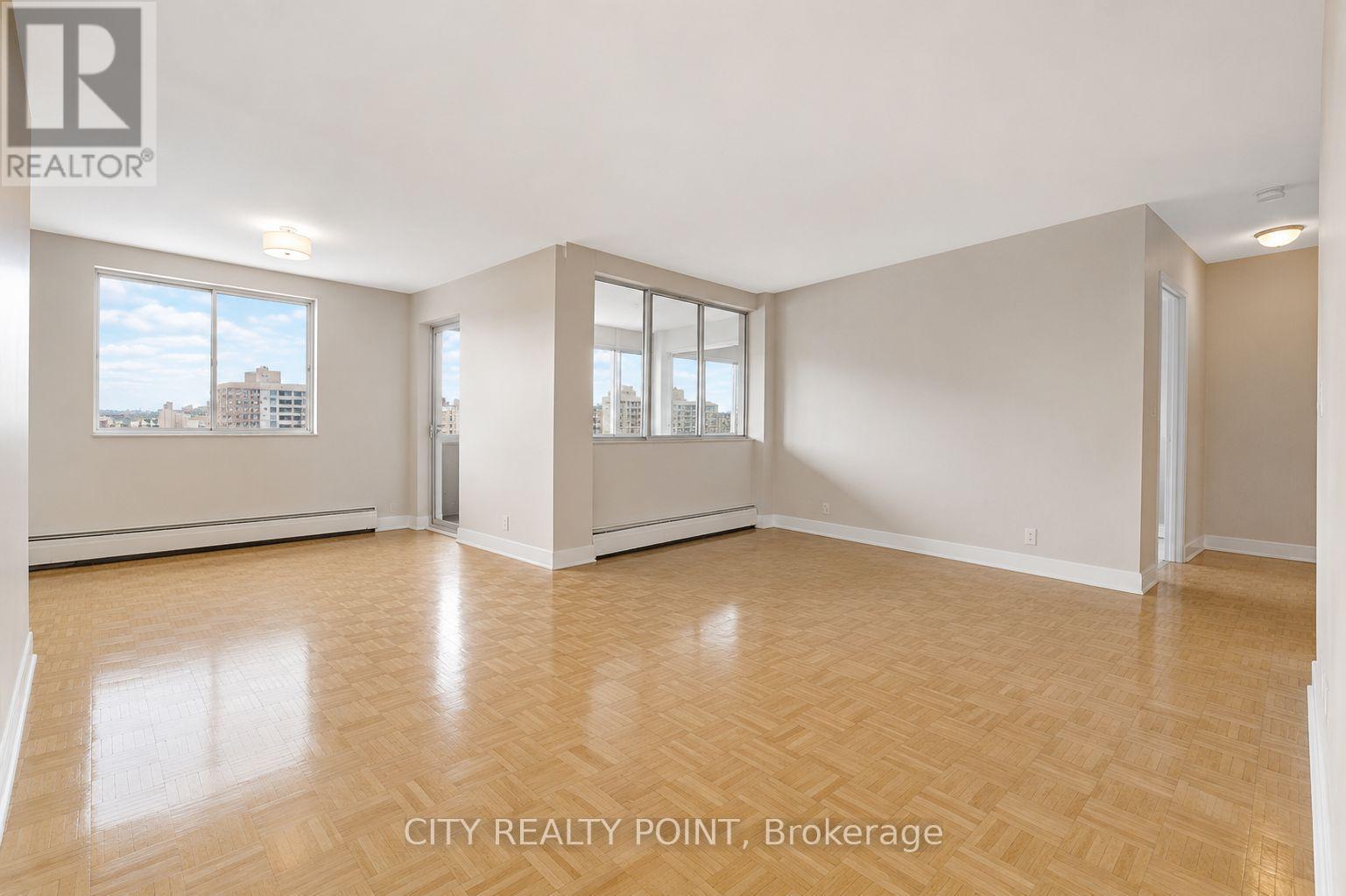 1002 - 9 DEER PARK CRESCENT