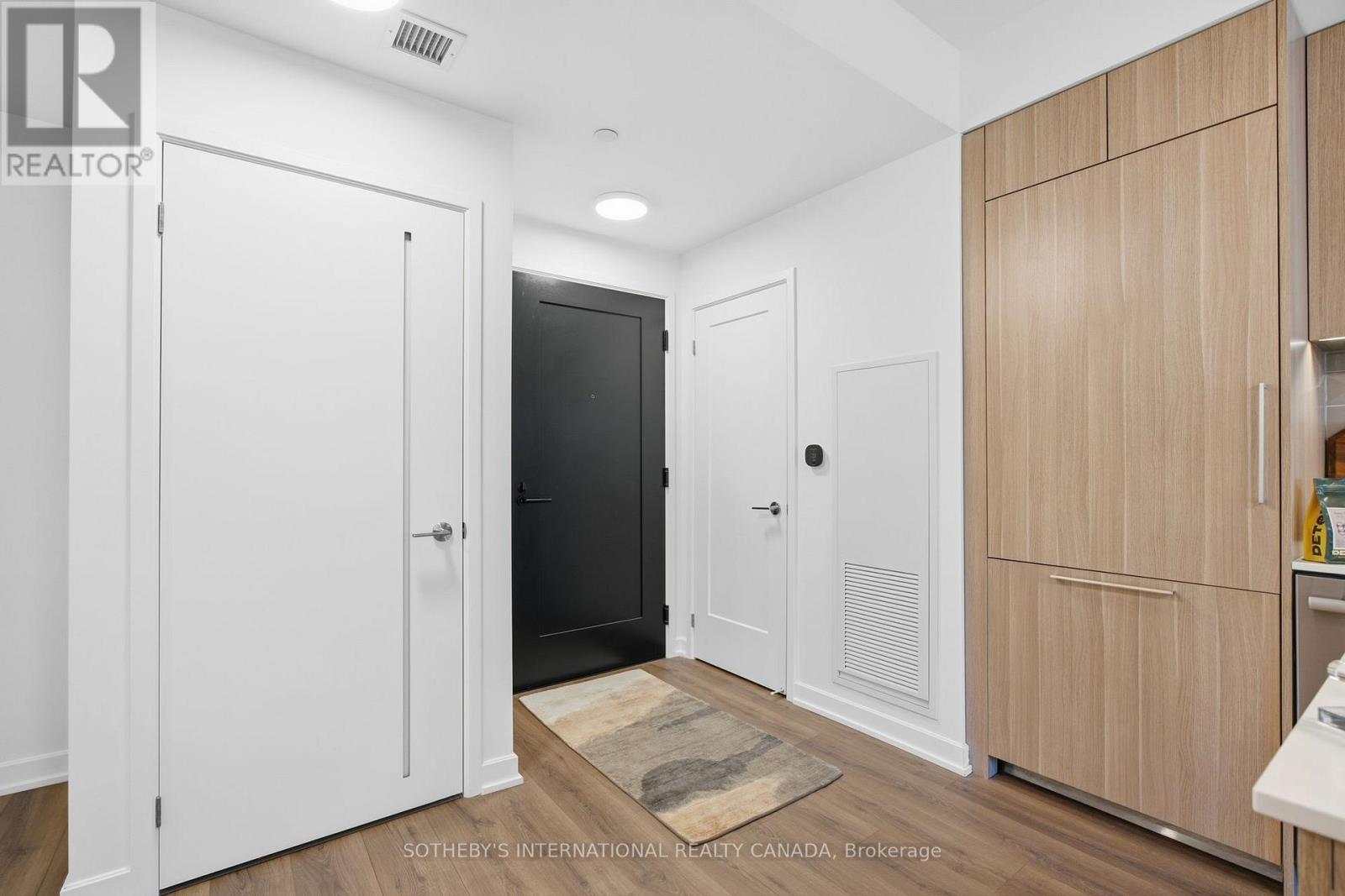 1707 - 88 Bathurst Street, Toronto, Ontario  M5V 0W8 - Photo 2 - C13717032