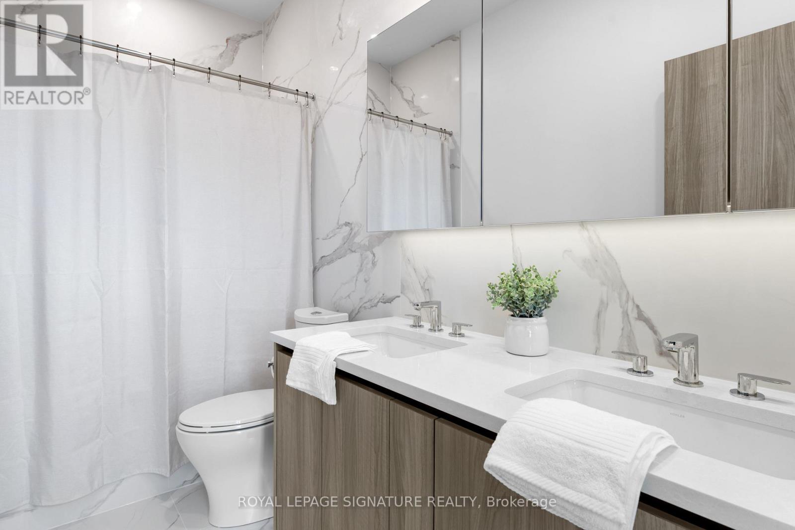 Ph7001 - 1 Concord Cityplace Way, Toronto, Ontario  M5V 0X3 - Photo 25 - C13717094