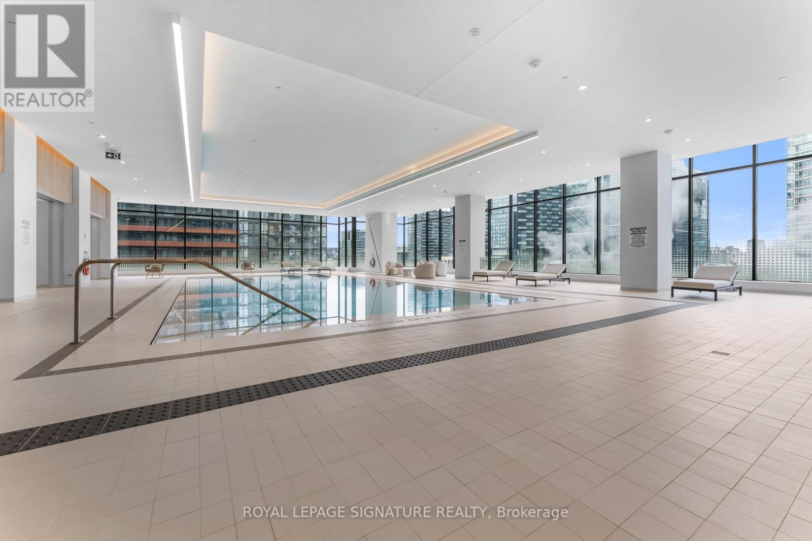 Ph7001 - 1 Concord Cityplace Way, Toronto, Ontario  M5V 0X3 - Photo 40 - C13717094