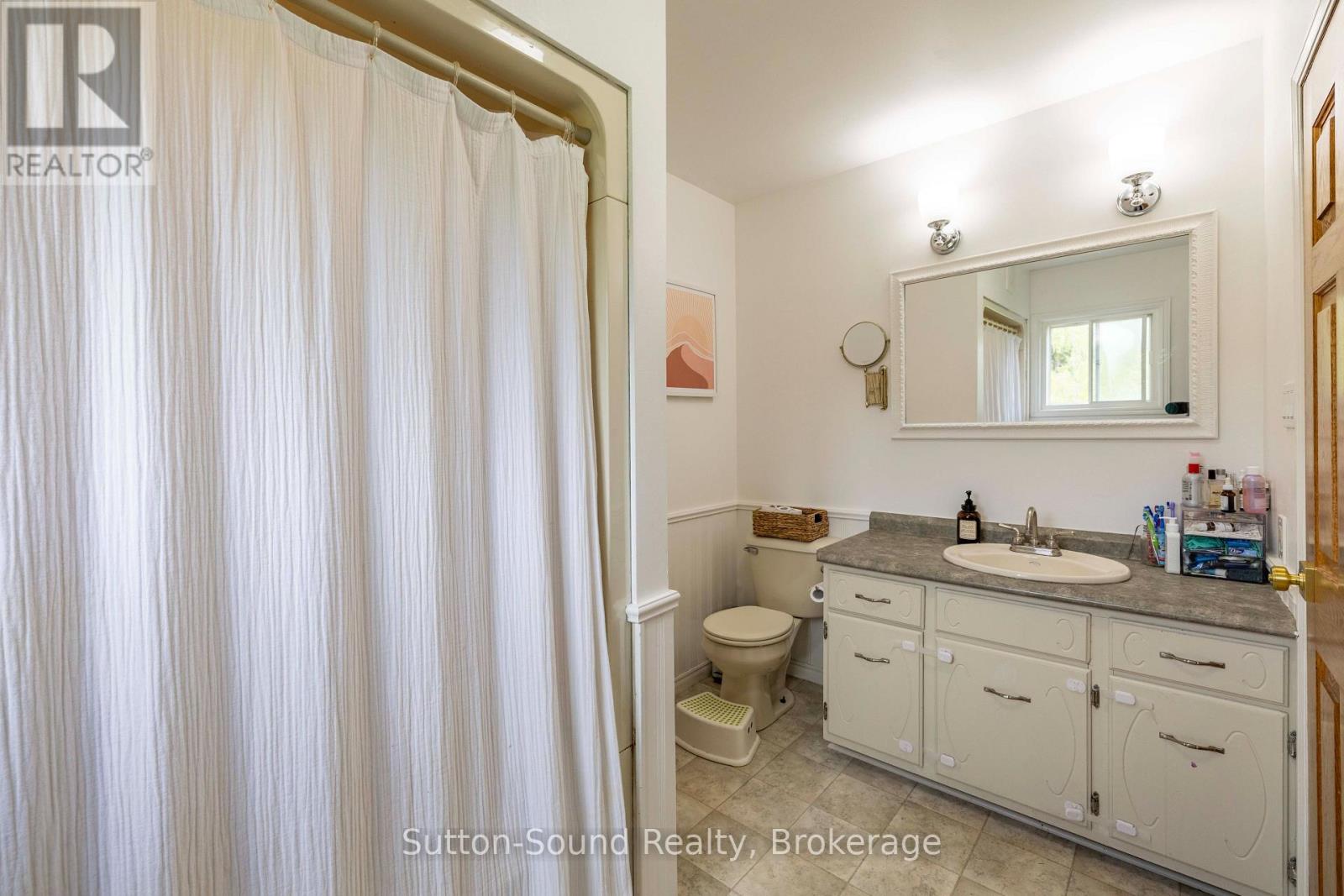 444 Balmy Beach Road, Georgian Bluffs, Ontario N4K 5N4 - Photo 21 - X13717024