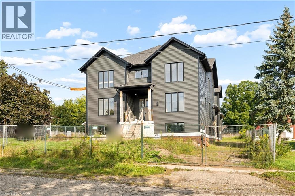138 Charlotta Street, Baden, Ontario  N3A 2R5 - Photo 2 - 40857556