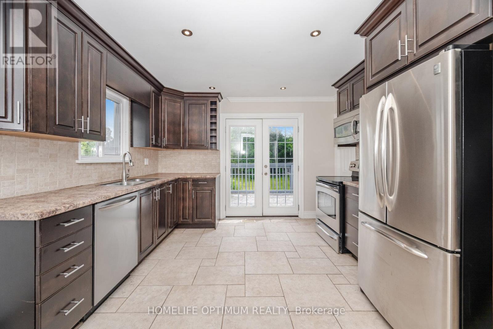 128 Eagle Street, Newmarket, Ontario  L3Y 1J4 - Photo 8 - N13717068