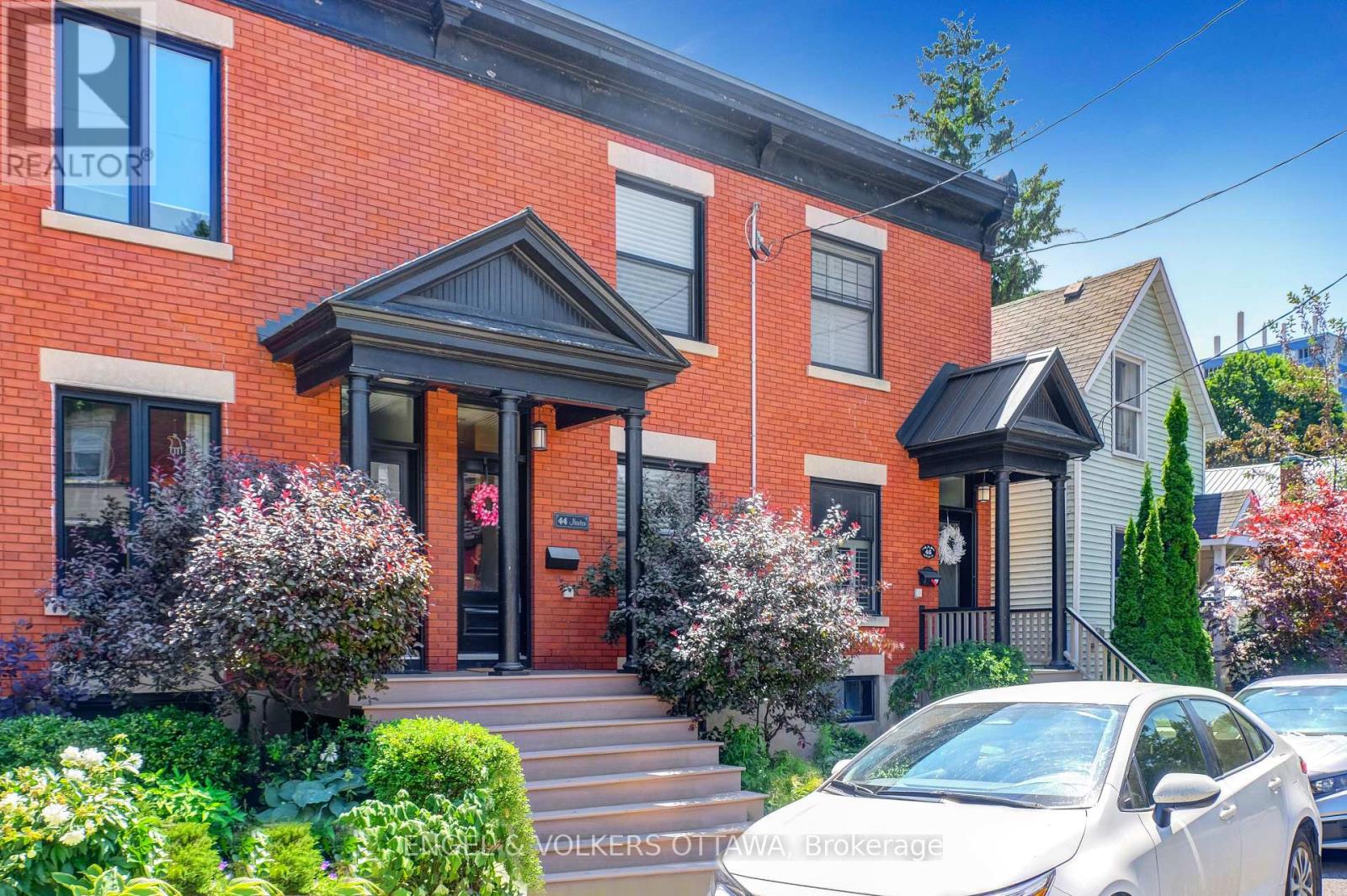 44 Newton Street, Ottawa, Ontario  K1S 2S7 - Photo 2 - X13716970