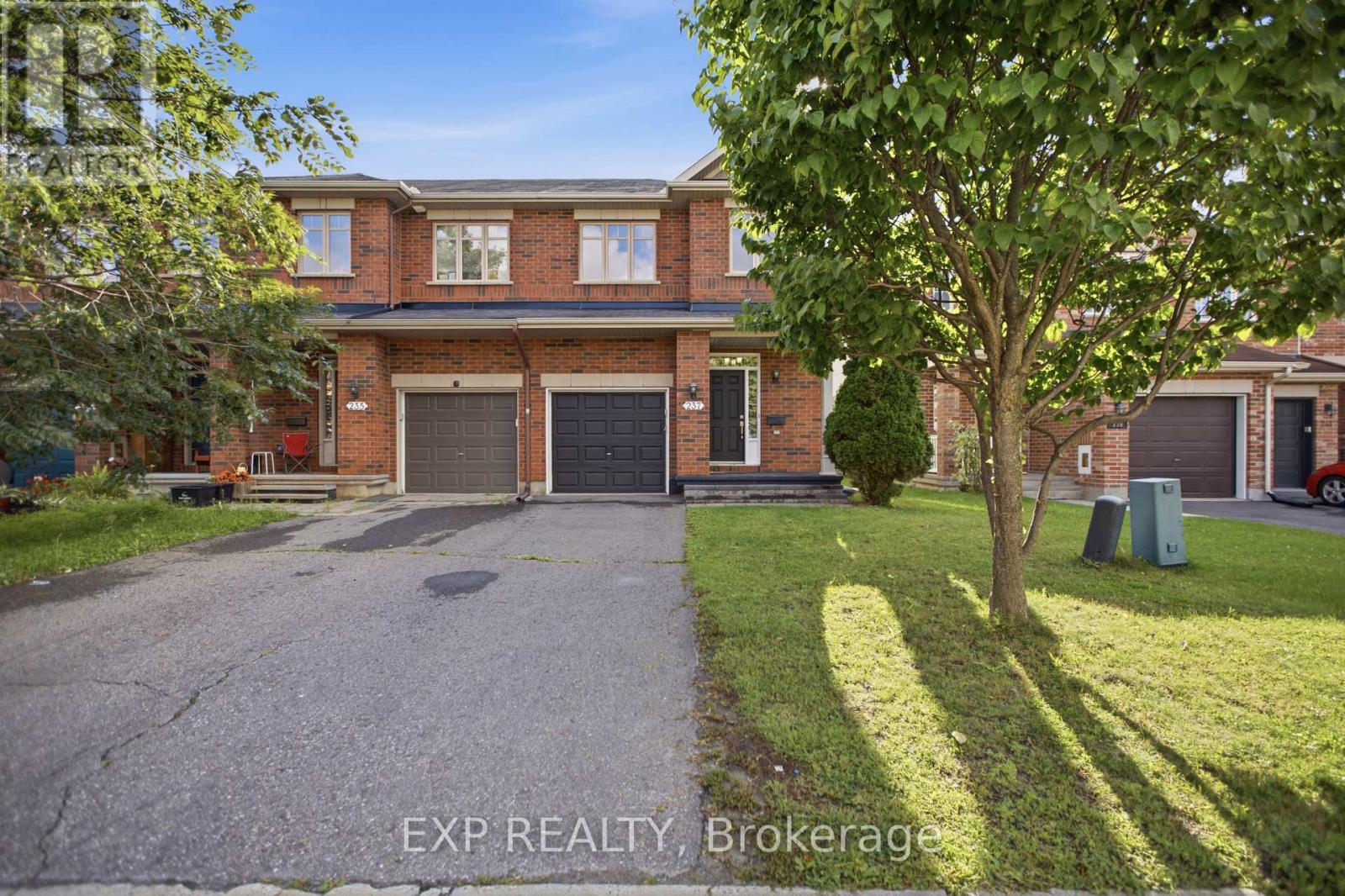 237 Eye Bright Crescent, Ottawa, Ontario  K1V 2K6 - Photo 2 - X13716972