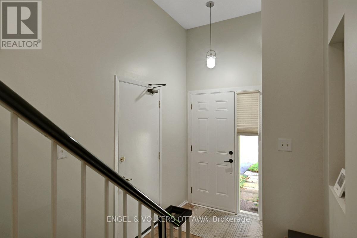 381 Verdon Private, Ottawa, Ontario  K1T 3A3 - Photo 4 - X13716974