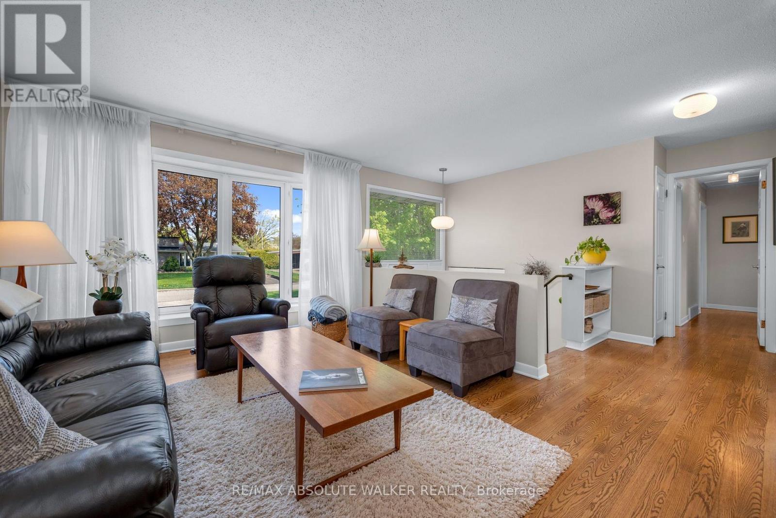 5 West Herrington Court, Ottawa, Ontario  K2H 6B9 - Photo 12 - X13717086