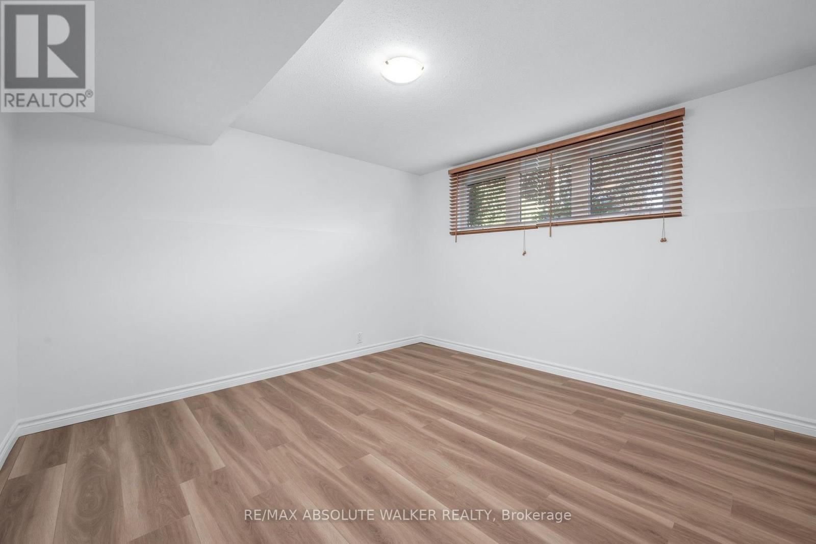 5 West Herrington Court, Ottawa, Ontario  K2H 6B9 - Photo 39 - X13717086
