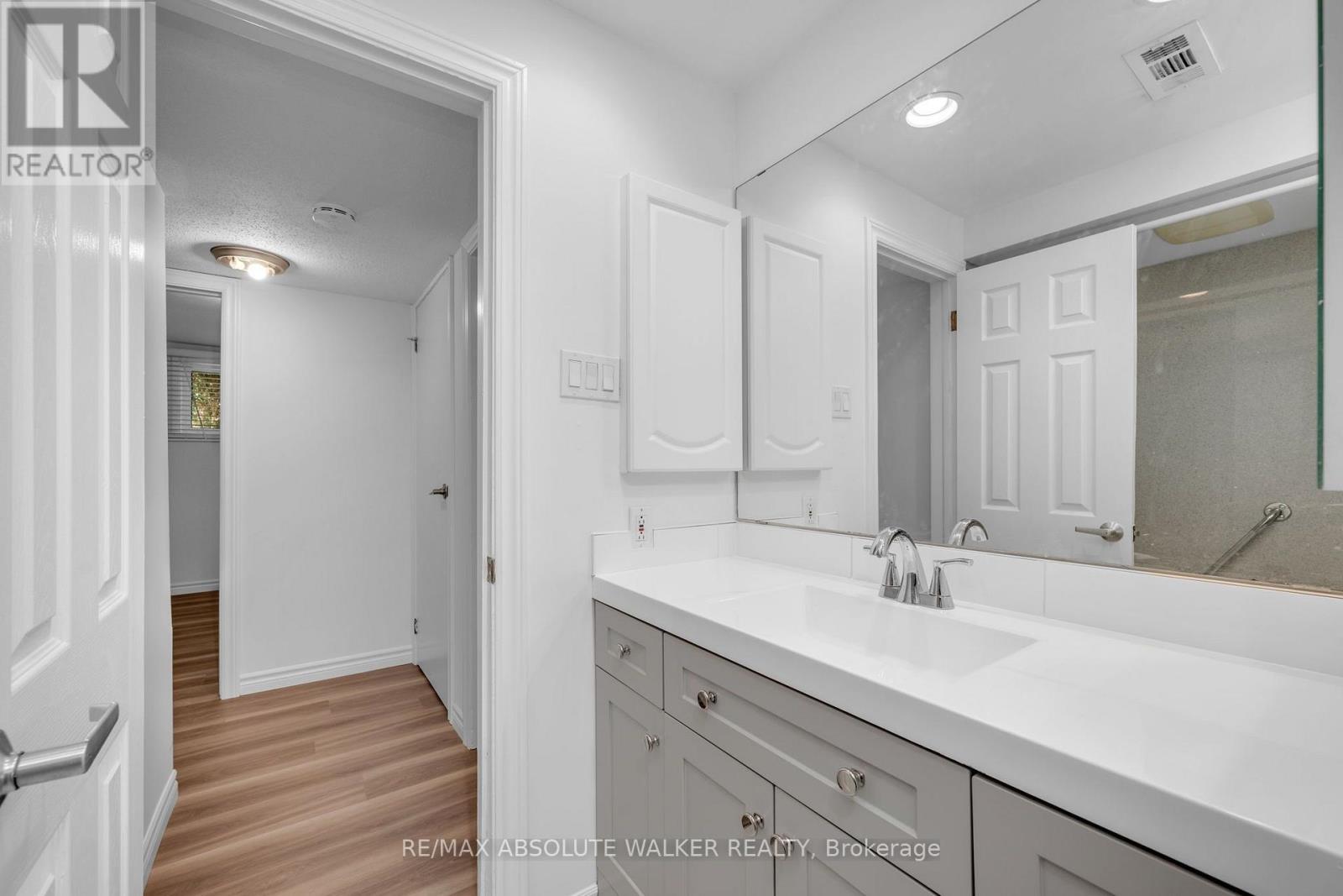 5 West Herrington Court, Ottawa, Ontario  K2H 6B9 - Photo 41 - X13717086