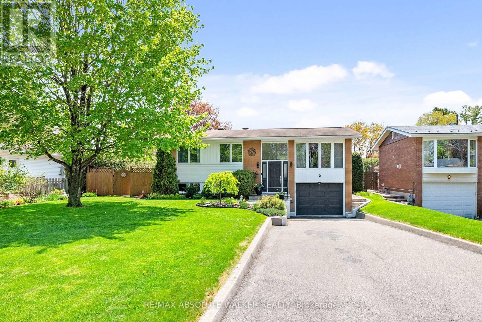 5 West Herrington Court, Ottawa, Ontario  K2H 6B9 - Photo 7 - X13717086