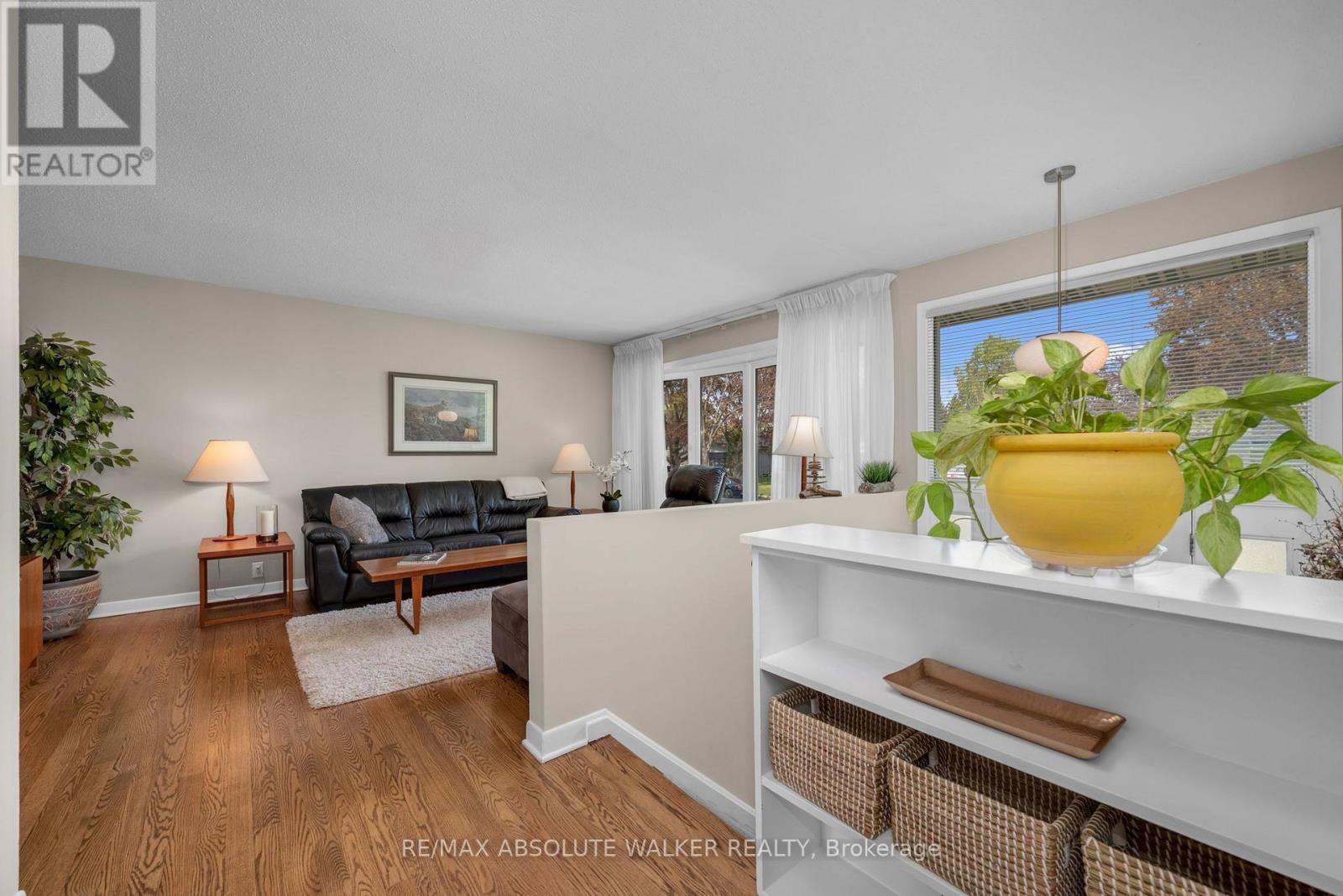 5 West Herrington Court, Ottawa, Ontario  K2H 6B9 - Photo 9 - X13717086