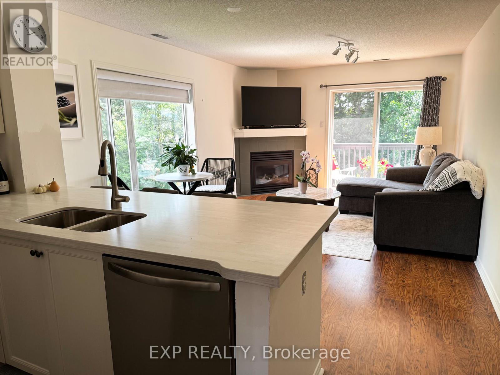 1 - 330 MARINERS WAY