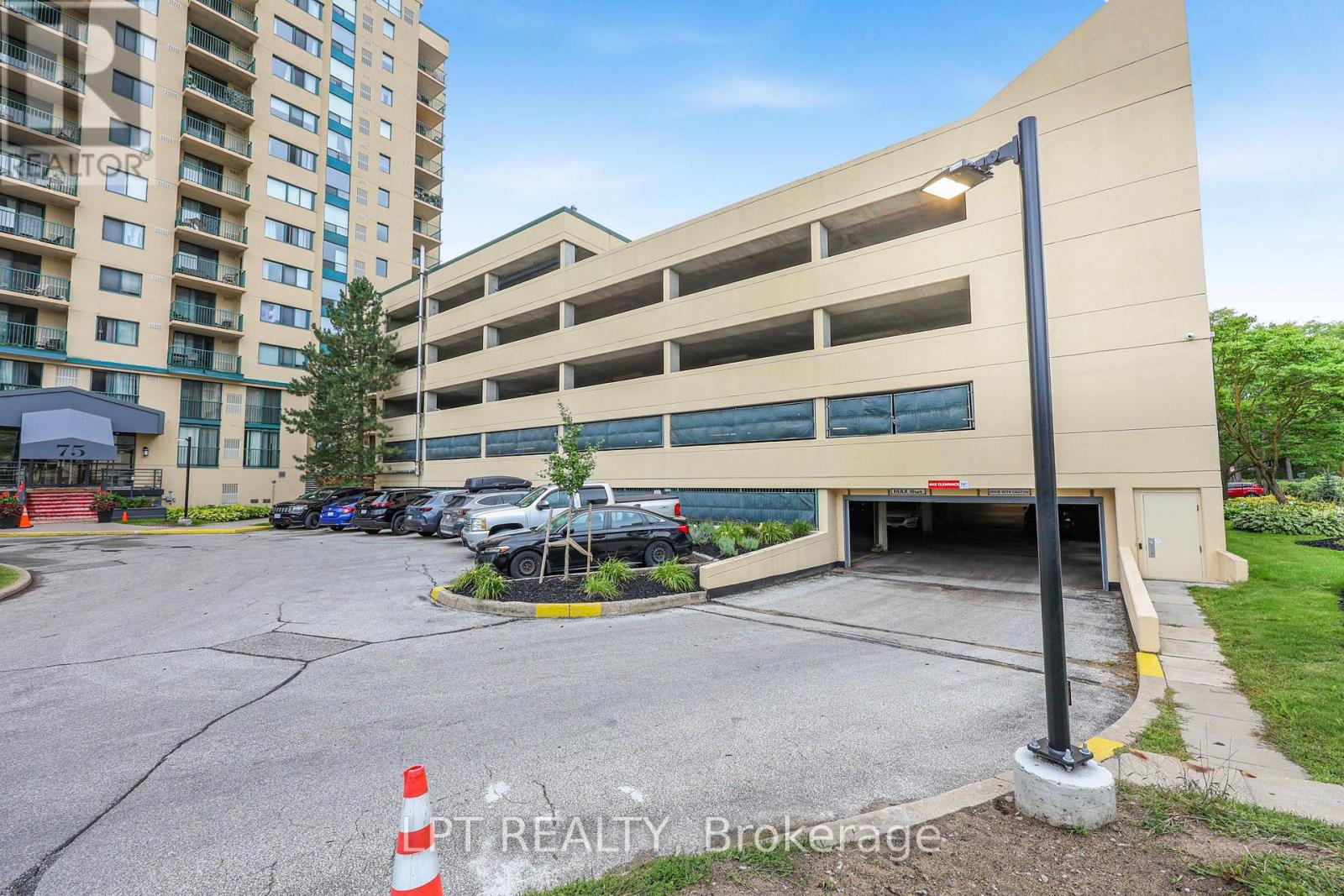 1111 - 75 Ellen Street, Barrie, Ontario  L4N 7R6 - Photo 31 - S13717052