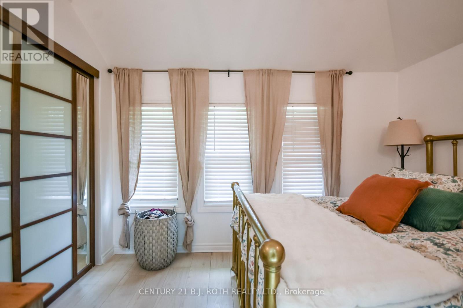 203 Southview Road, Barrie (South Shore), Ontario  L4N 3X6 - Photo 20 - S13717058
