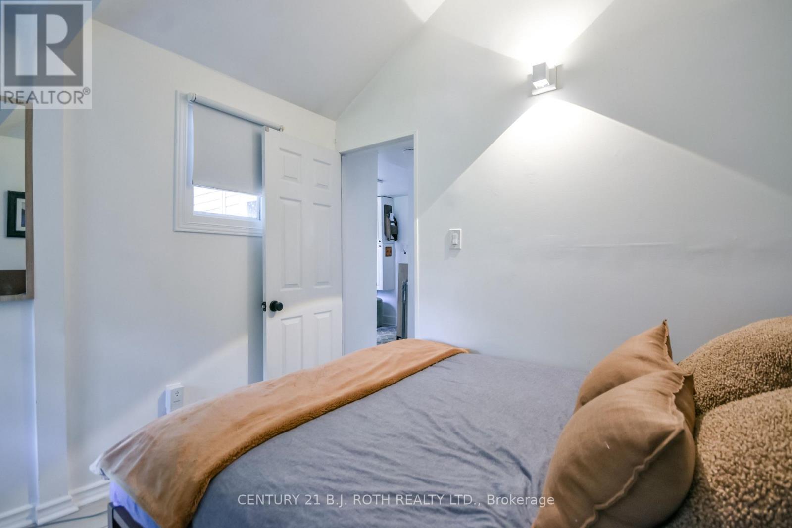 203 Southview Road, Barrie (South Shore), Ontario  L4N 3X6 - Photo 25 - S13717058