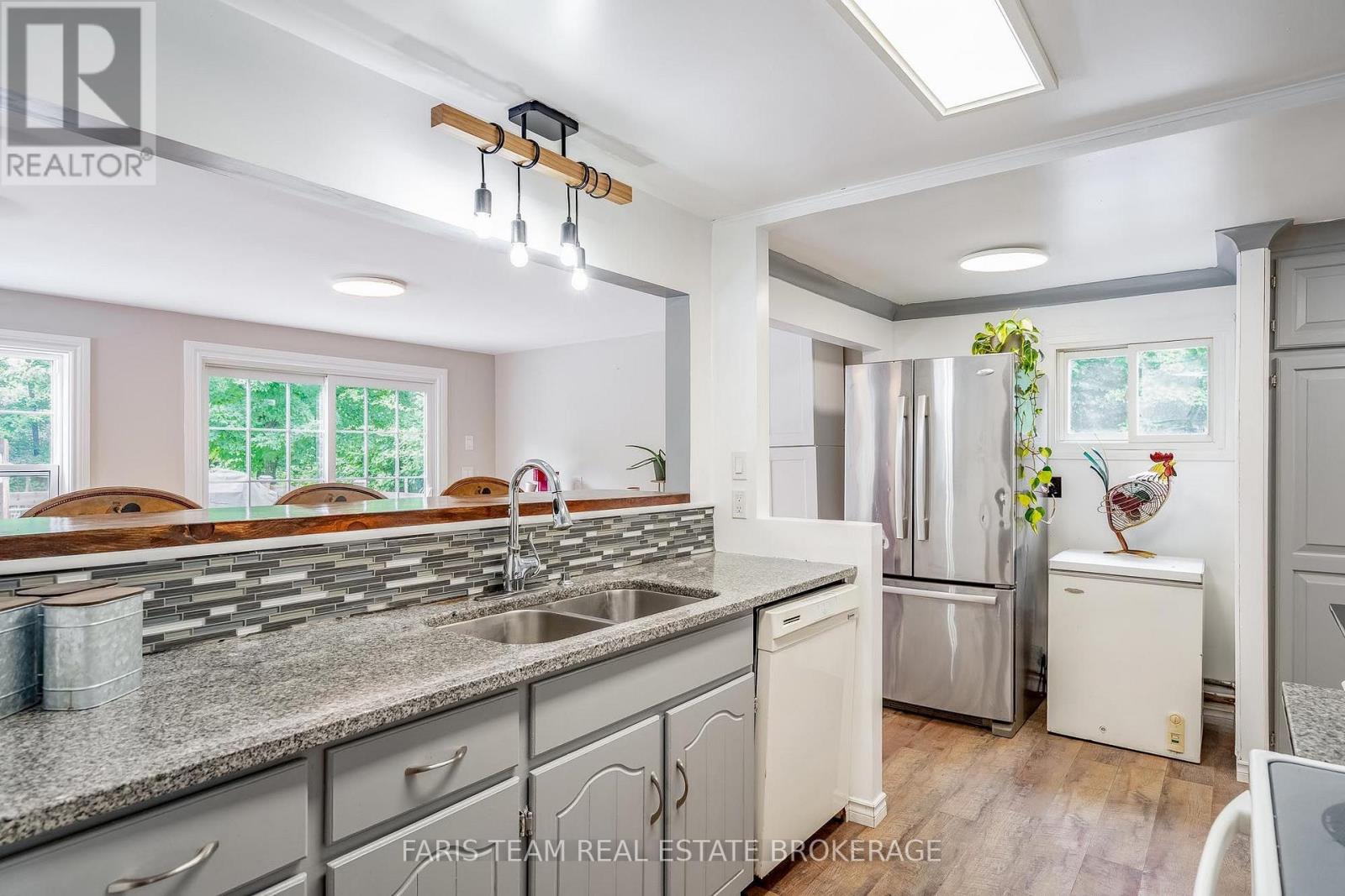 1490 Laughlin Falls Road, Severn, Ontario  L0K 1E0 - Photo 6 - S13717074