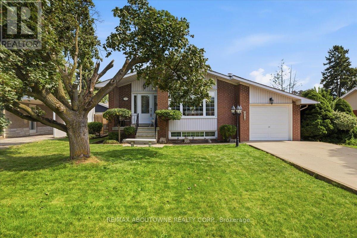 343 DUNCOMBE DRIVE, Burlington, Ontario