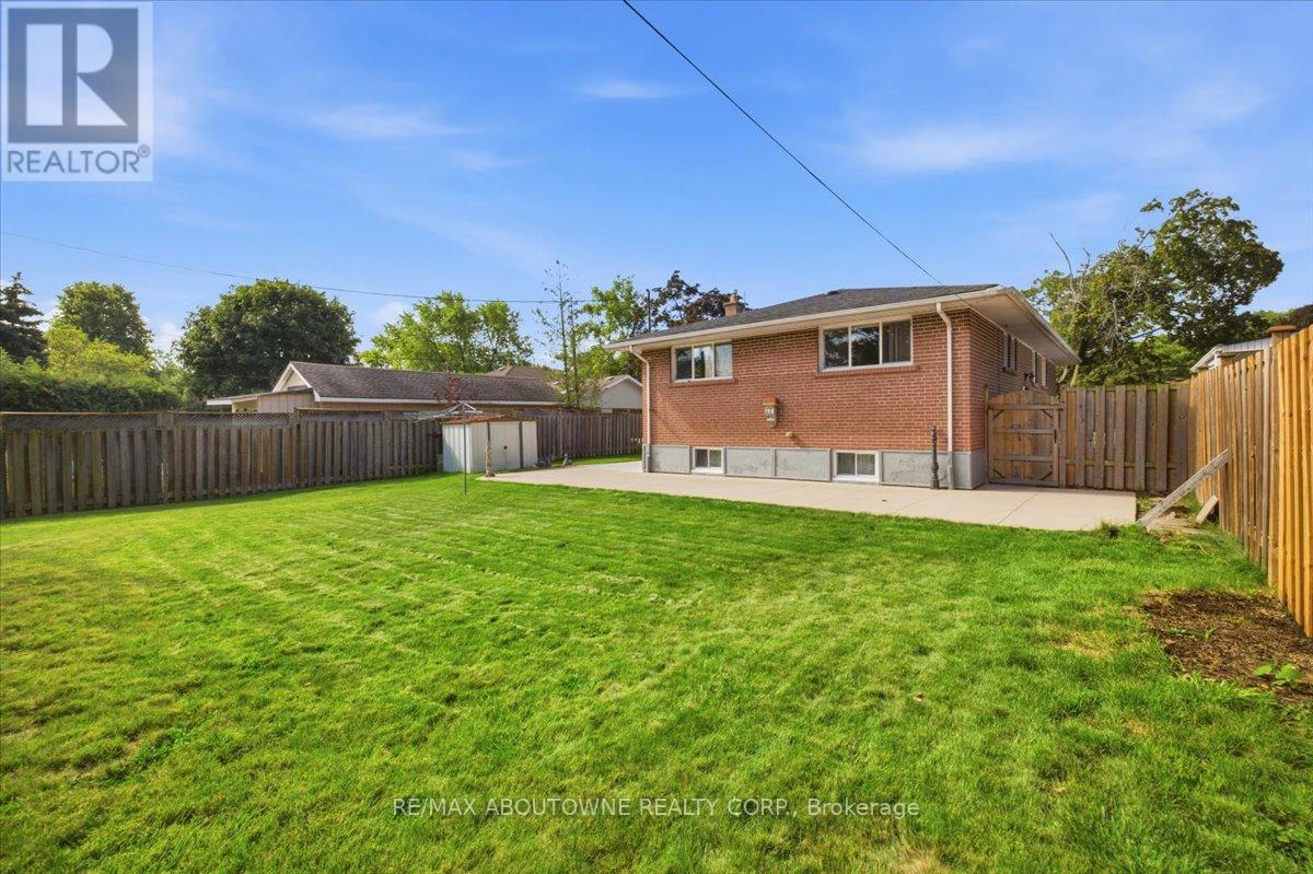 343 Duncombe Drive, Burlington, Ontario  L7L 4M2 - Photo 38 - W13716976