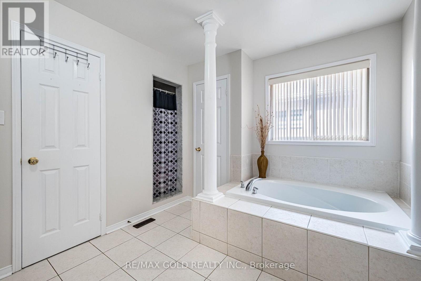 128 Luella Crescent, Brampton, Ontario  L7A 3H5 - Photo 25 - W13716982
