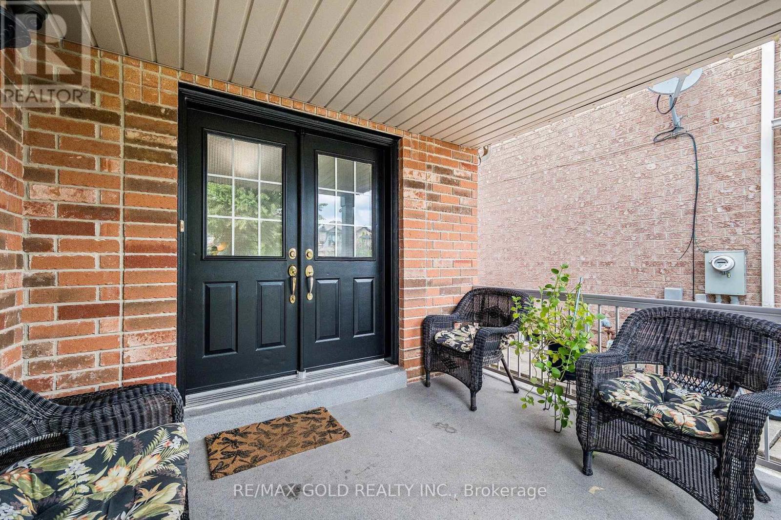 128 Luella Crescent, Brampton, Ontario  L7A 3H5 - Photo 3 - W13716982