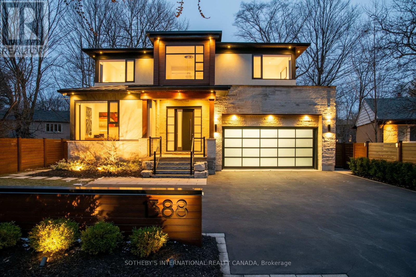 1388 Acton Crescent, Oakville, Ontario  L6J 2S5 - Photo 2 - W13717050
