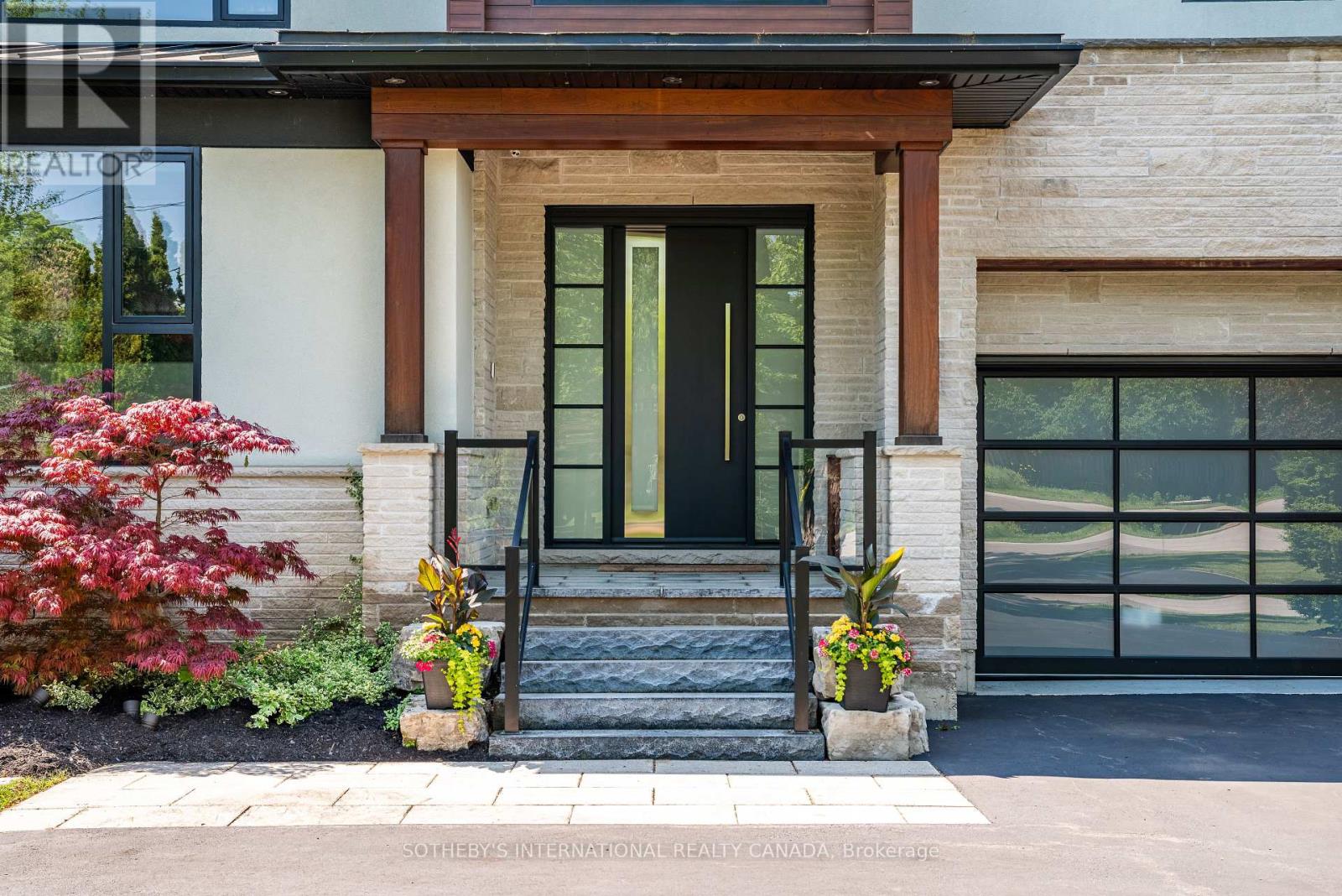 1388 Acton Crescent, Oakville, Ontario  L6J 2S5 - Photo 4 - W13717050