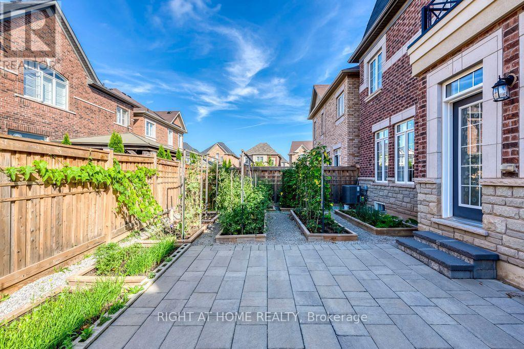 3200 Ernest Appelbe Boulevard, Oakville, Ontario  L6H 0N7 - Photo 34 - W13717066