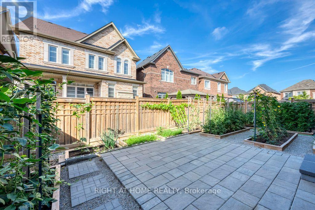 3200 Ernest Appelbe Boulevard, Oakville, Ontario  L6H 0N7 - Photo 35 - W13717066
