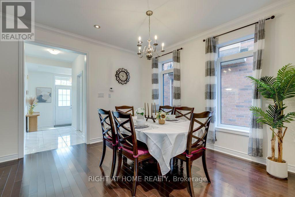 3200 Ernest Appelbe Boulevard, Oakville, Ontario  L6H 0N7 - Photo 4 - W13717066