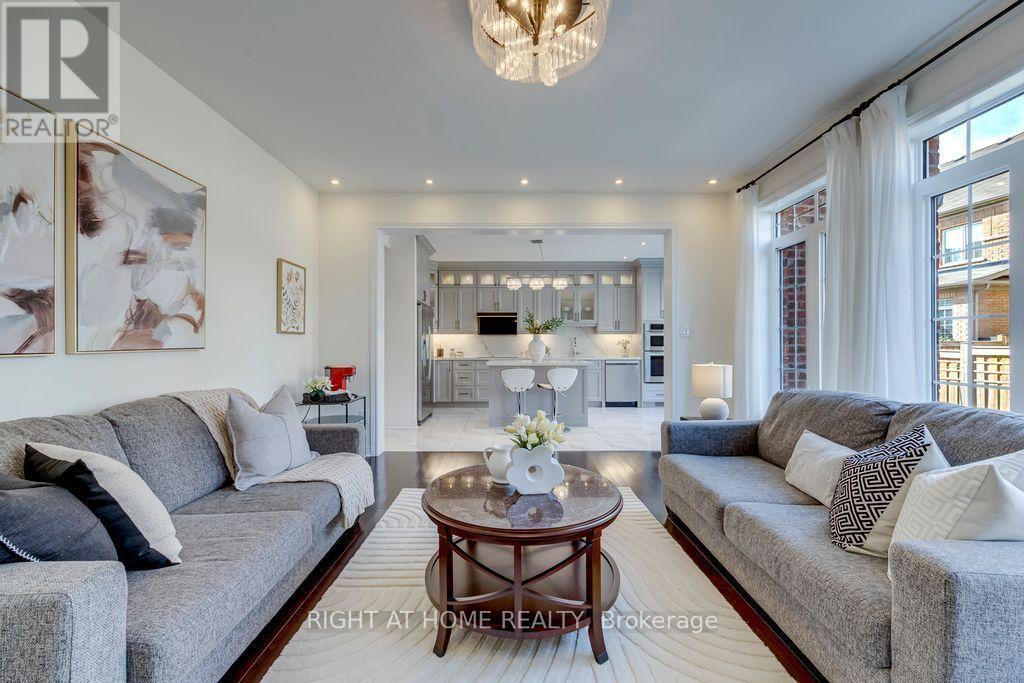 3200 Ernest Appelbe Boulevard, Oakville, Ontario  L6H 0N7 - Photo 8 - W13717066