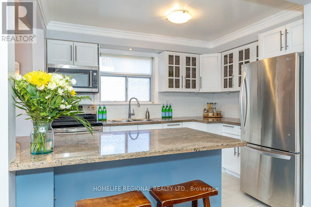 128 The Westway, Toronto, Ontario  M9P 2B9 - Photo 11 - W13717078
