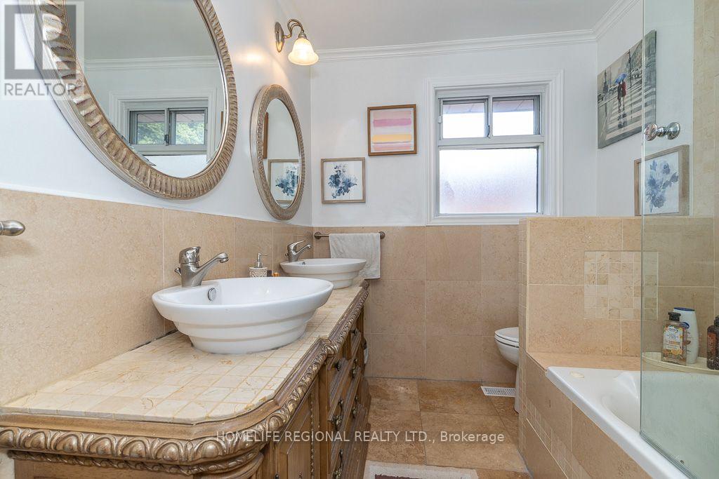 128 The Westway, Toronto, Ontario  M9P 2B9 - Photo 24 - W13717078