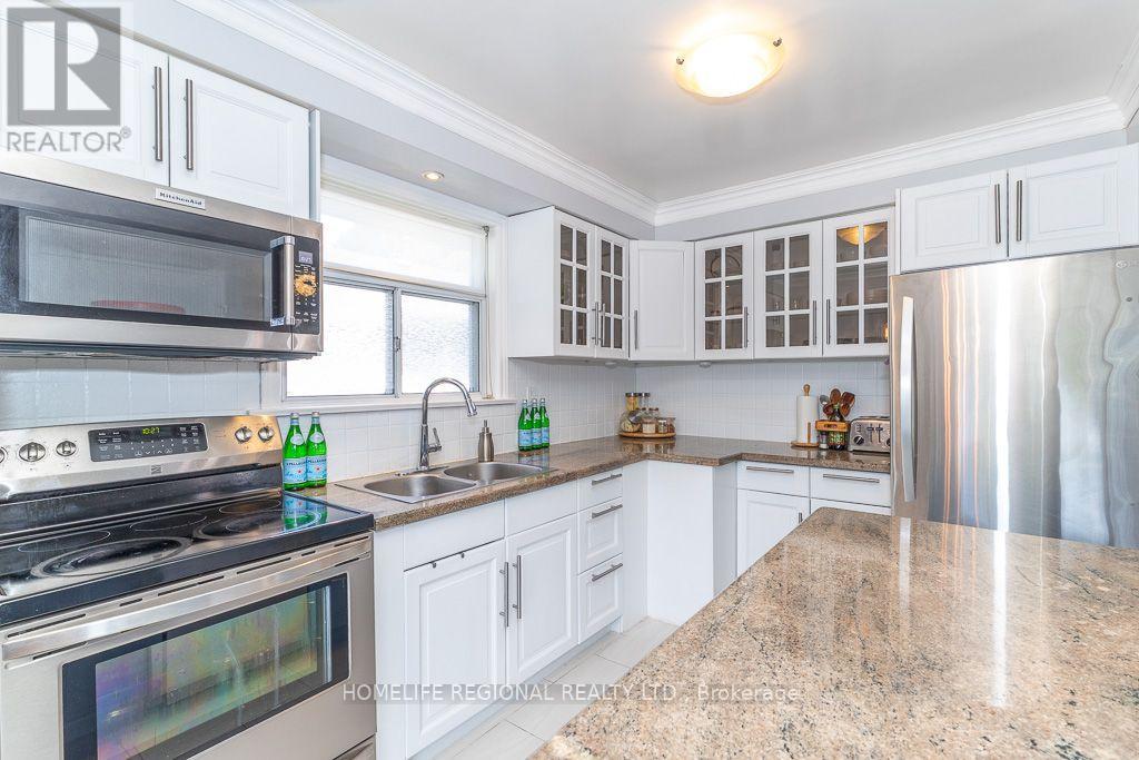 128 The Westway, Toronto, Ontario  M9P 2B9 - Photo 4 - W13717078