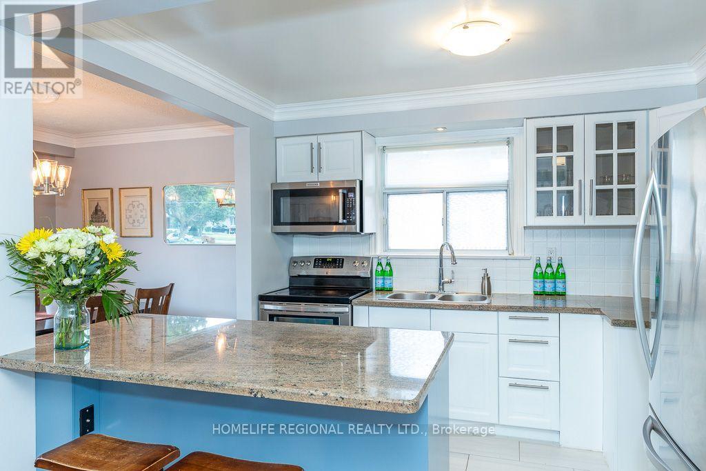 128 The Westway, Toronto, Ontario  M9P 2B9 - Photo 5 - W13717078