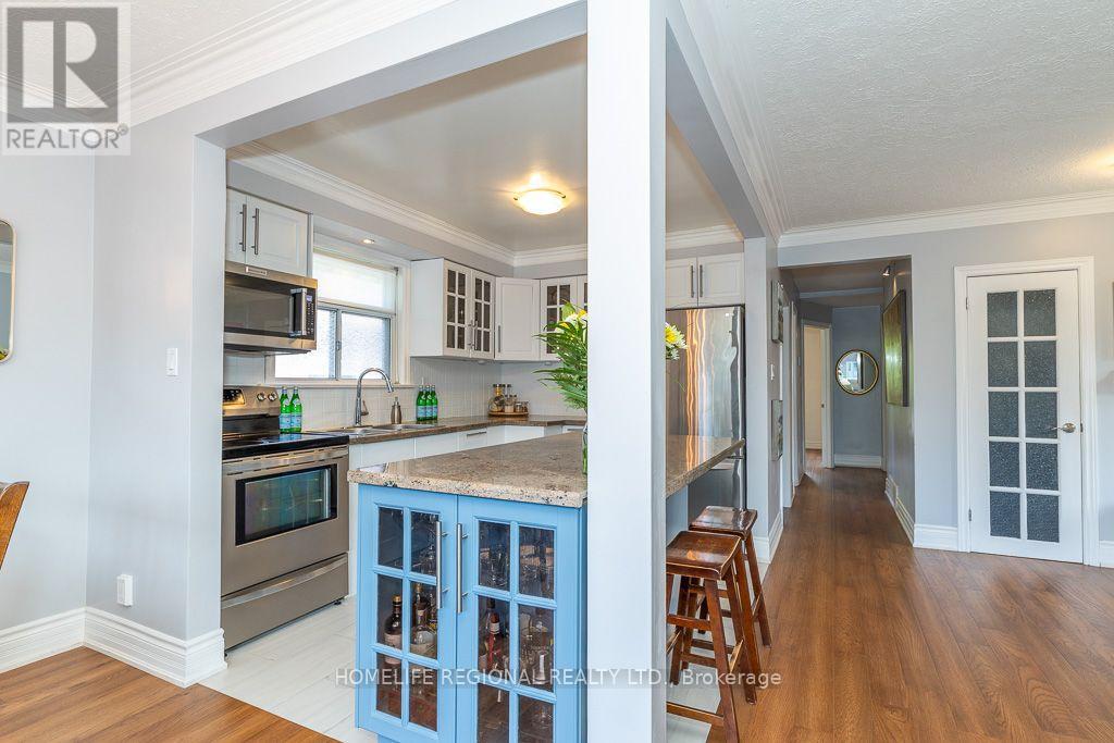 128 The Westway, Toronto, Ontario  M9P 2B9 - Photo 6 - W13717078